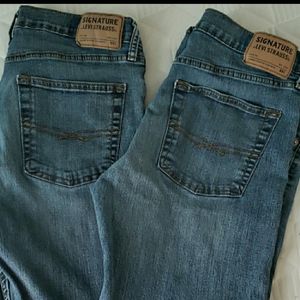 2 pairs of men's Levi's Strauss jeans